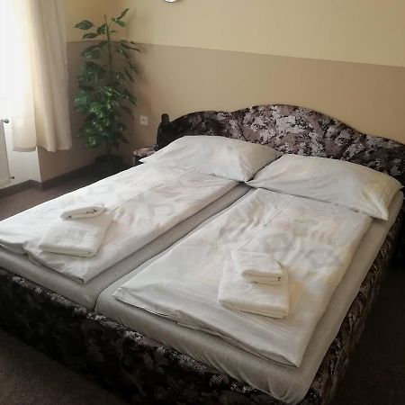 Hotel Wertheim Praha Bagian luar foto
