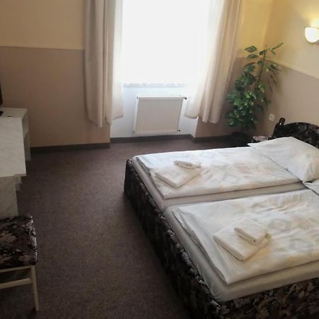 Hotel Wertheim Praha Bagian luar foto