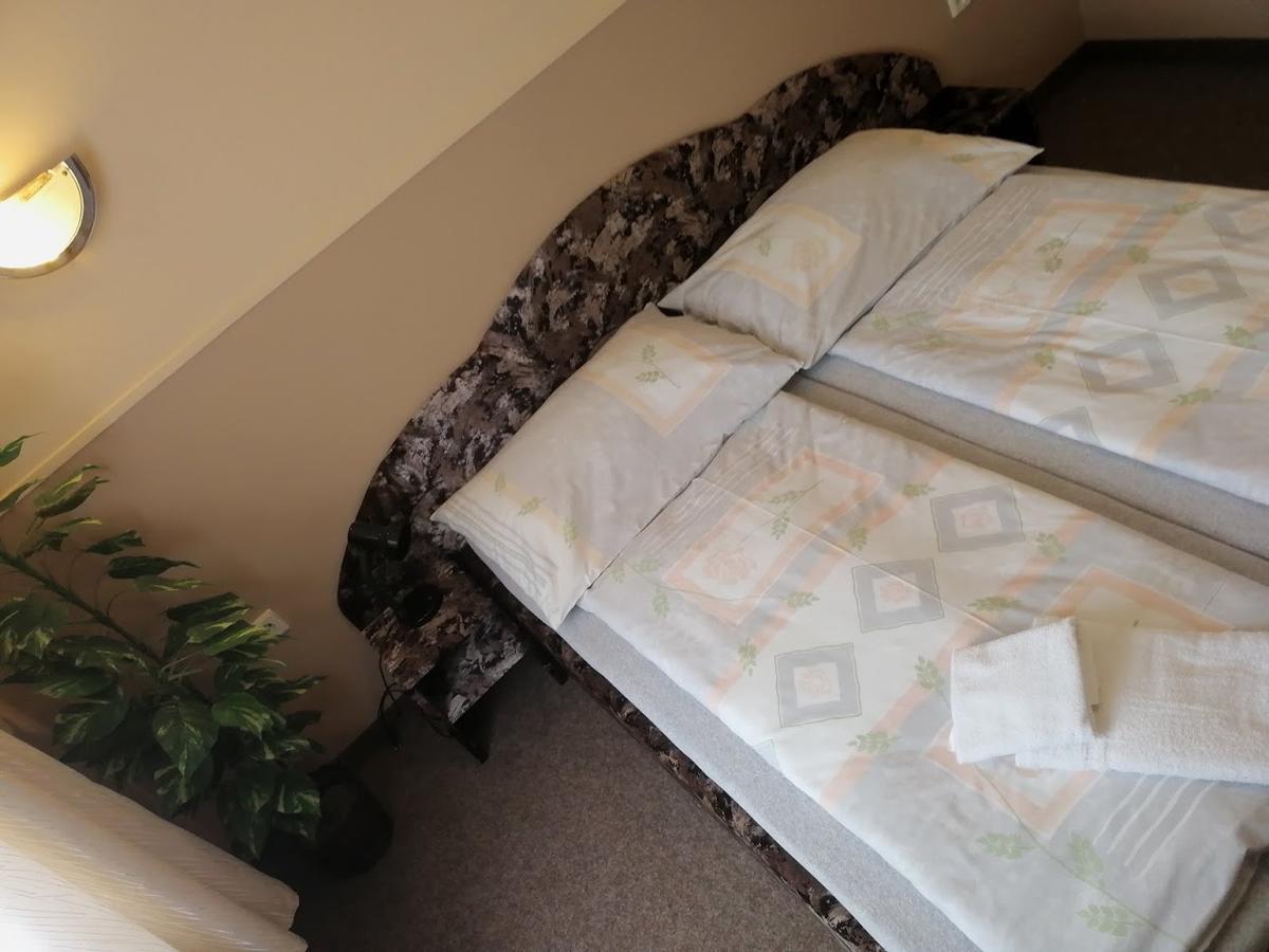 Hotel Wertheim Praha Bagian luar foto