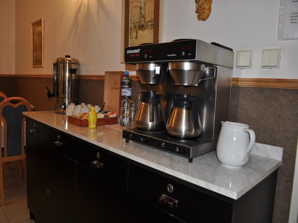 Hotel Wertheim Praha Bagian luar foto